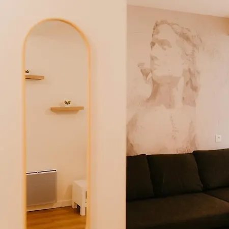 St Desire Apprt Cocon Au Coeur Du Centre Historique Apartmán